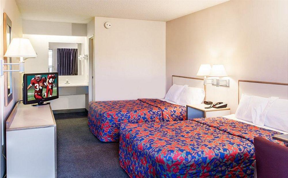 Travelodge By Wyndham Peoria Eksteriør bilde