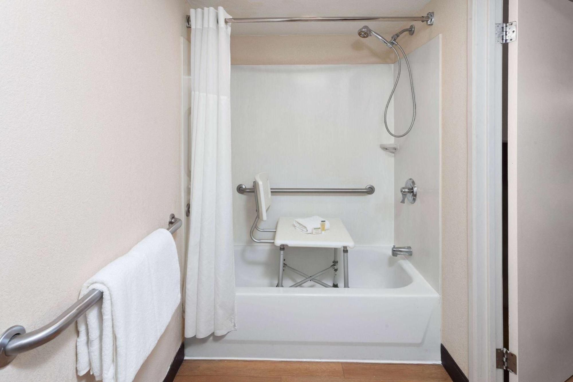 Travelodge By Wyndham Peoria Eksteriør bilde